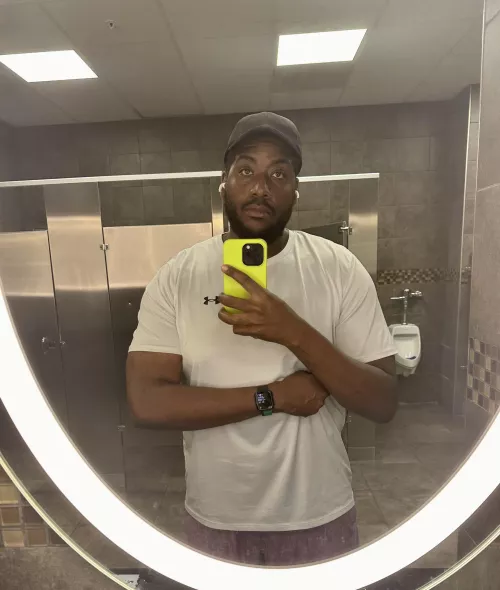 Nothing better than taking a post workout selfie after smashing chest and triceps!