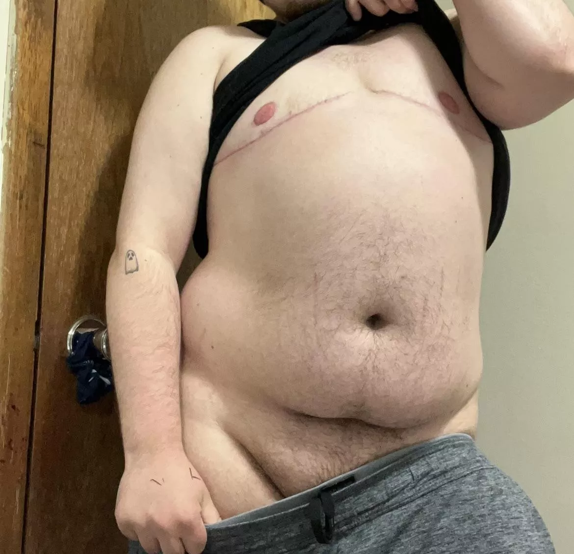 pov: you walk in on me changing 😳😈