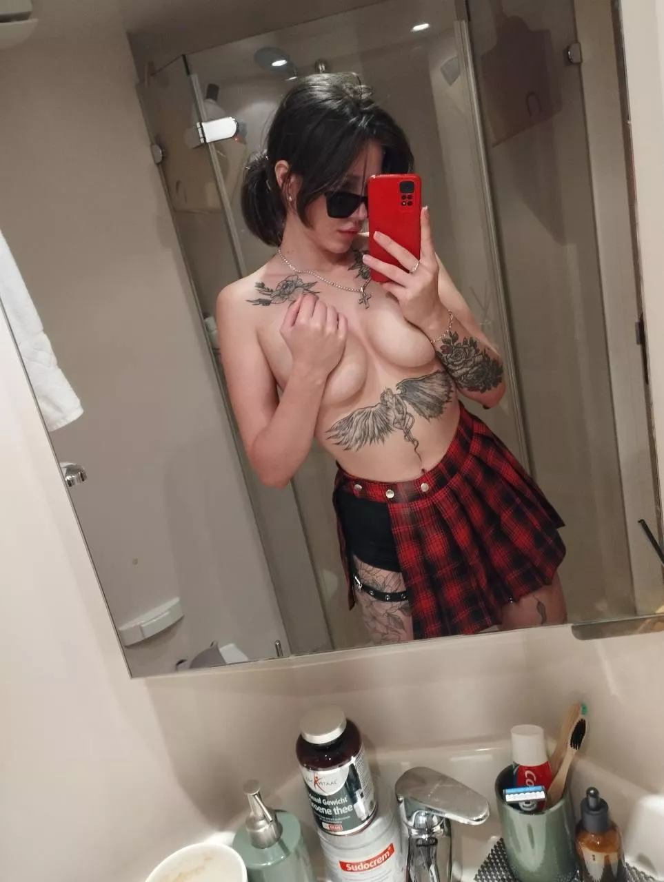 Should I take more pictures in the changing room 😏