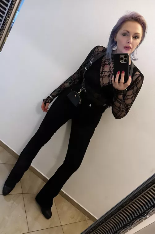 Showing off my long legs today in these jeans