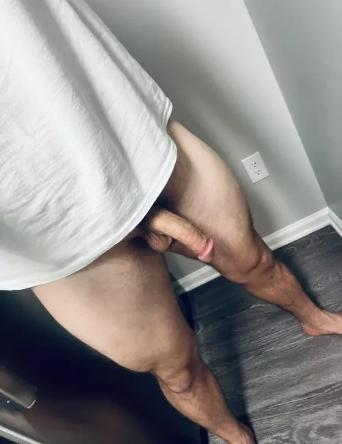 Squeeze my thighs and suck my cock!
