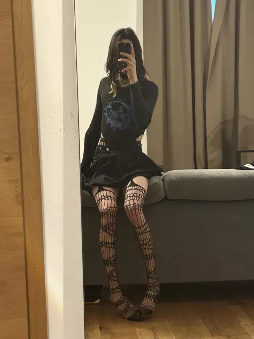 Thigh pillow anyone :3