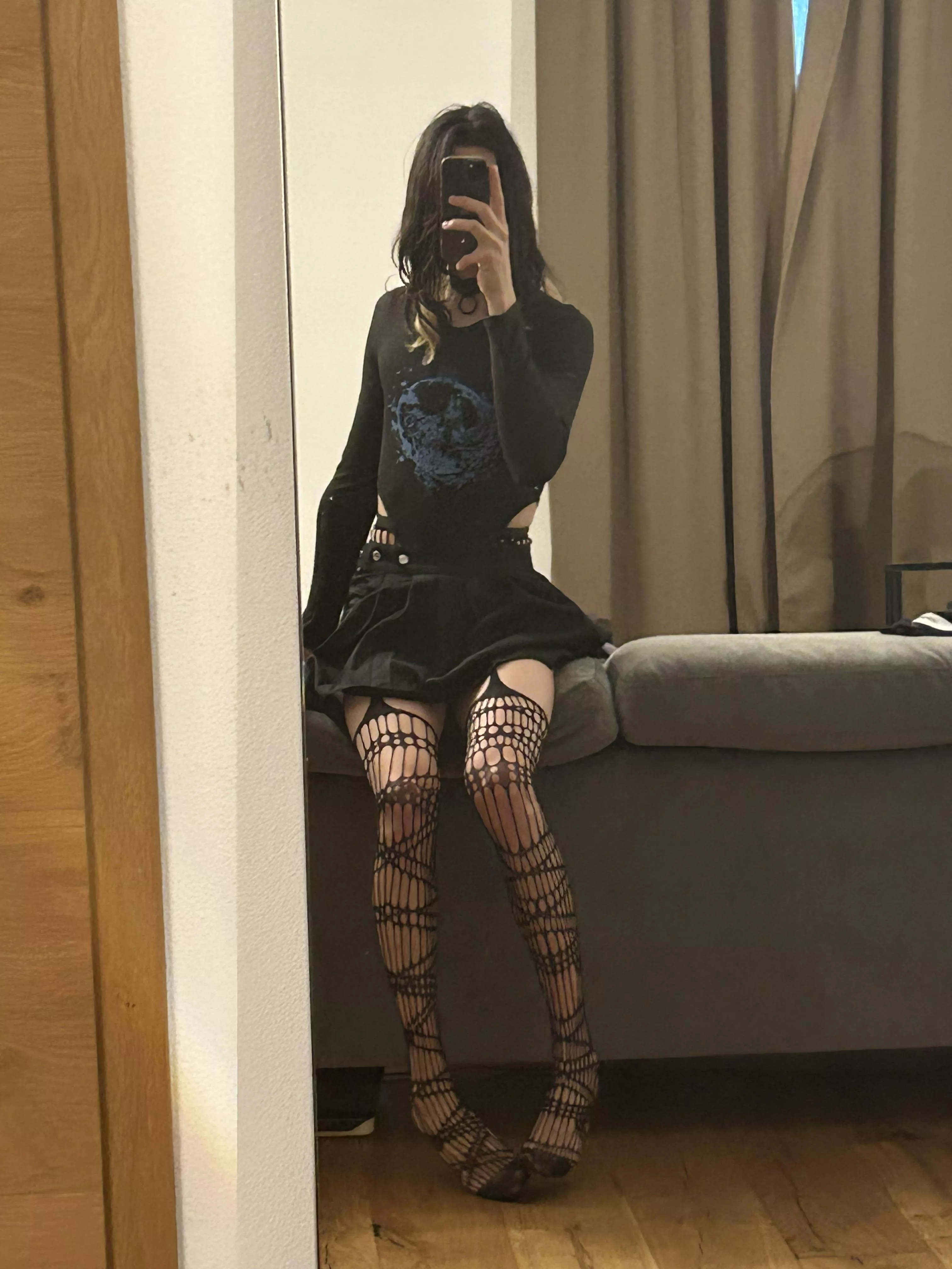 Thigh pillow anyone :3