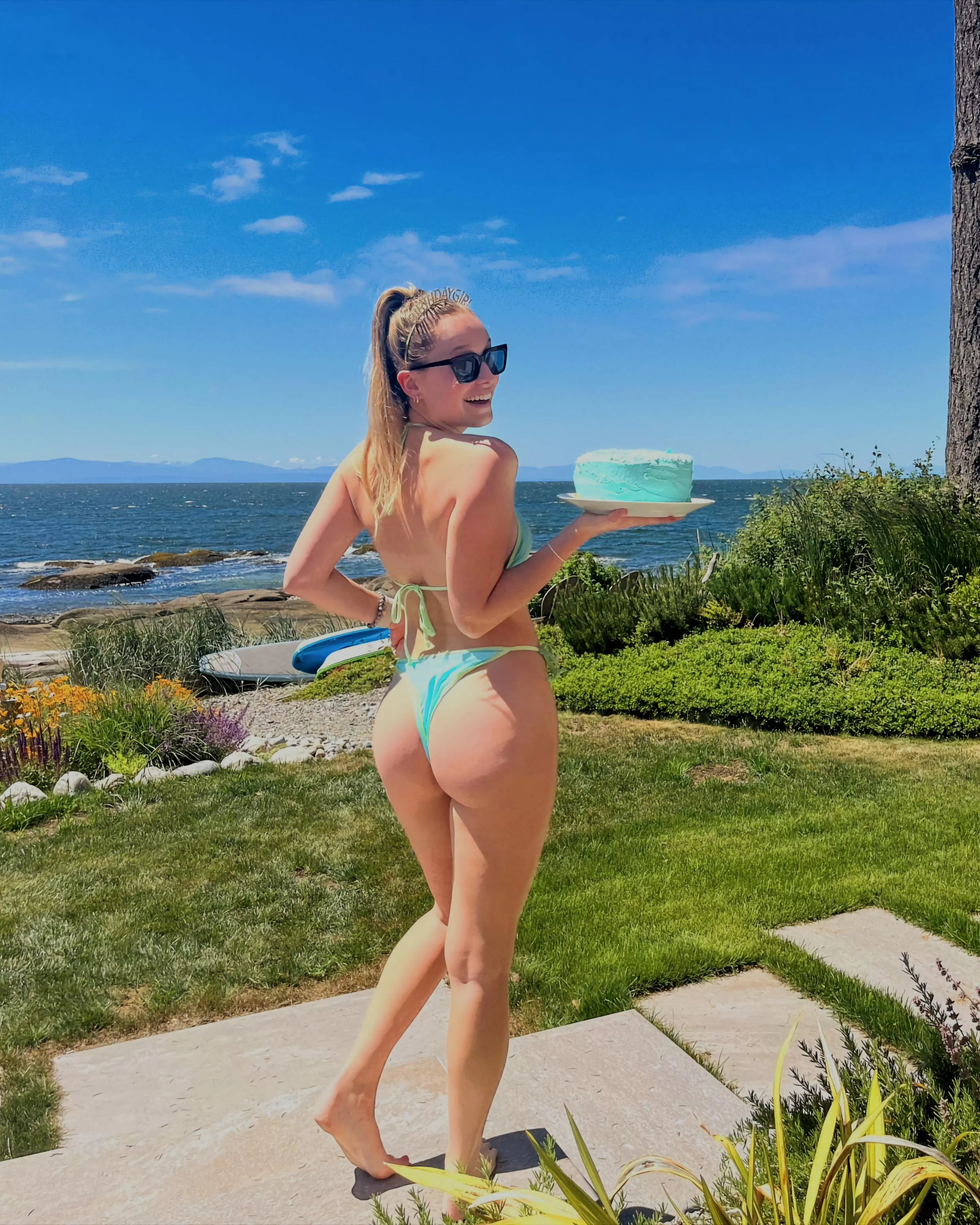 Which cake would you eat first?