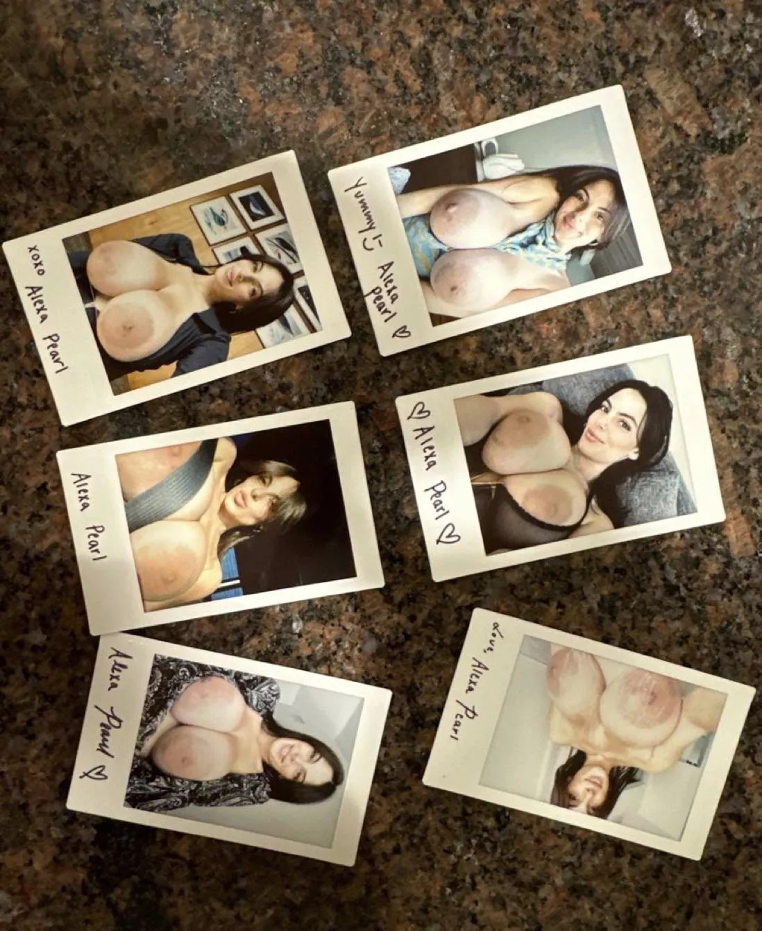 Who wants one? 🤭❤️ hehe You can be naughty and hold me in your wallet for your daily pleasure 🤭💦