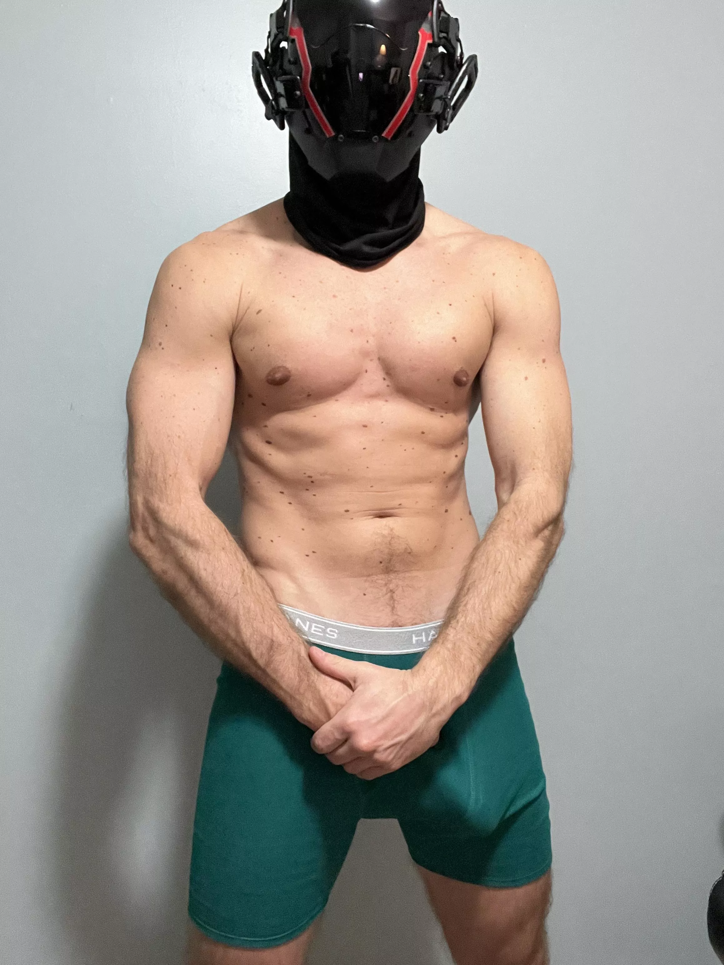 Worship your gaymer boyfriend or else