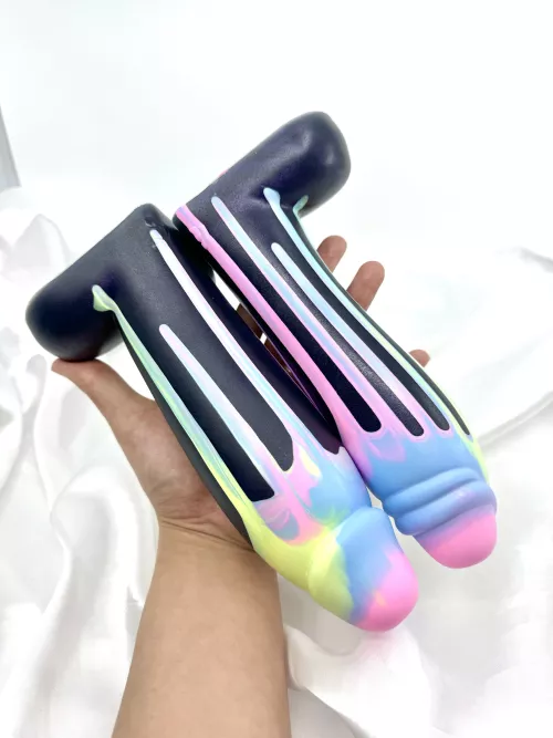 Would you care for a slice of pastel goth cake? 🍰