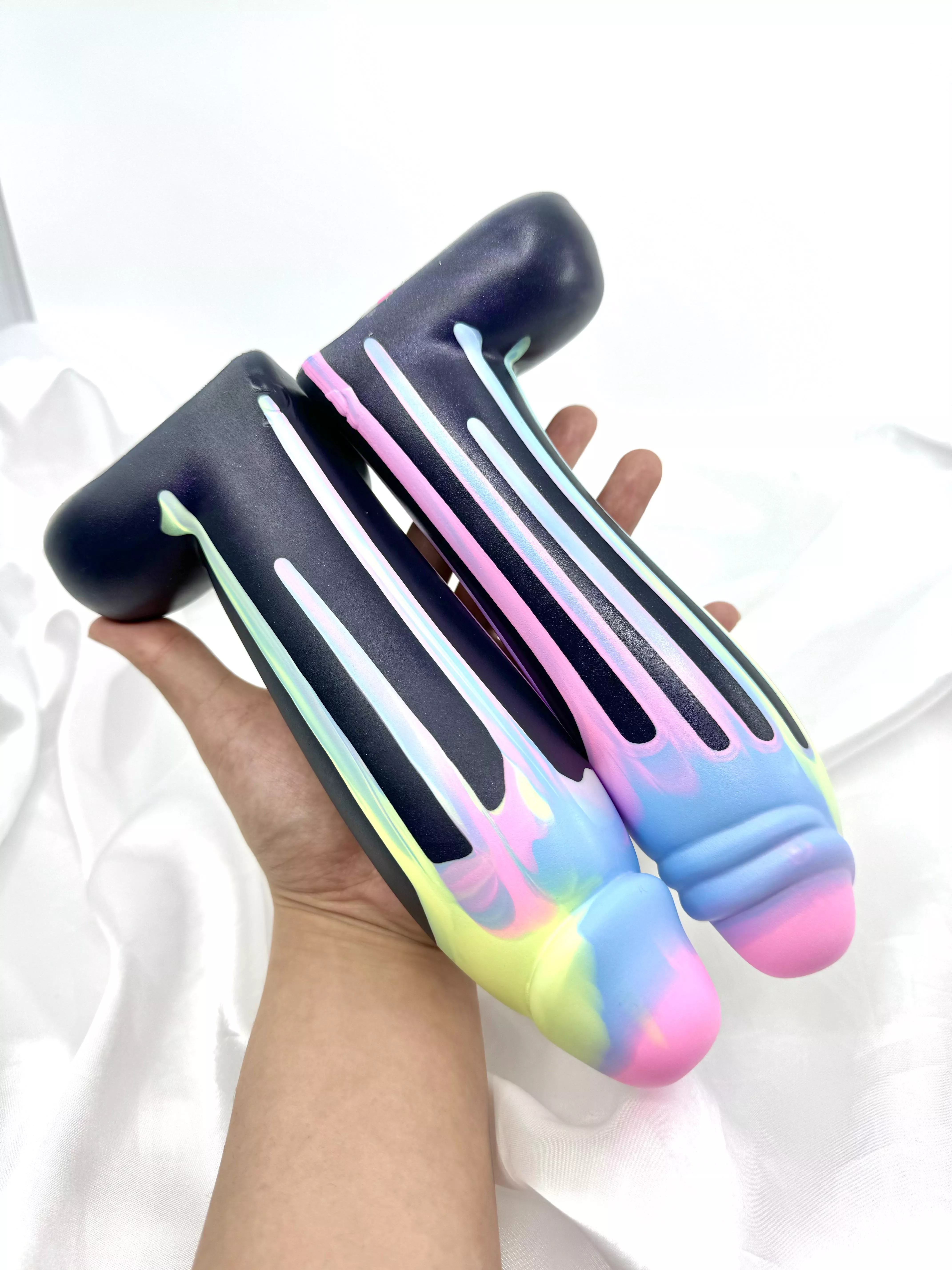 Would you care for a slice of pastel goth cake? 🍰