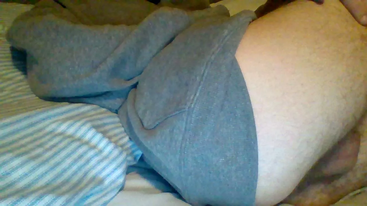 18M - new femboy boutta go into my sis' wardrobe to make some outfits, any recommendations for what you wanna see? Posting again soon!