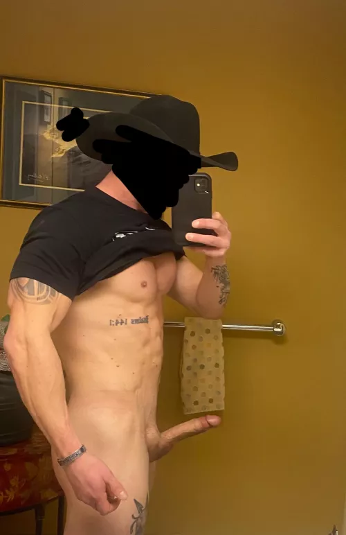 (32) Dad of one. You know for the environments sake you should save a horse and ride a Cowboy. I'm available 😏😉