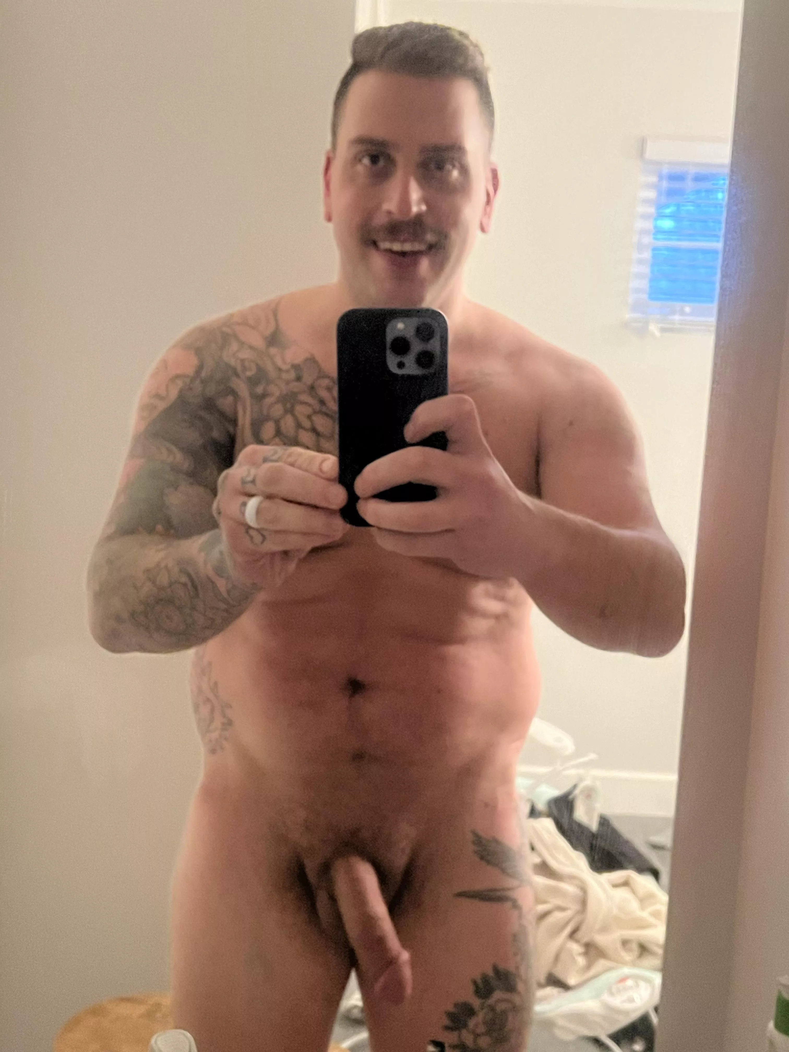 [34]Straight man. Married with kids! Am I a DILF??