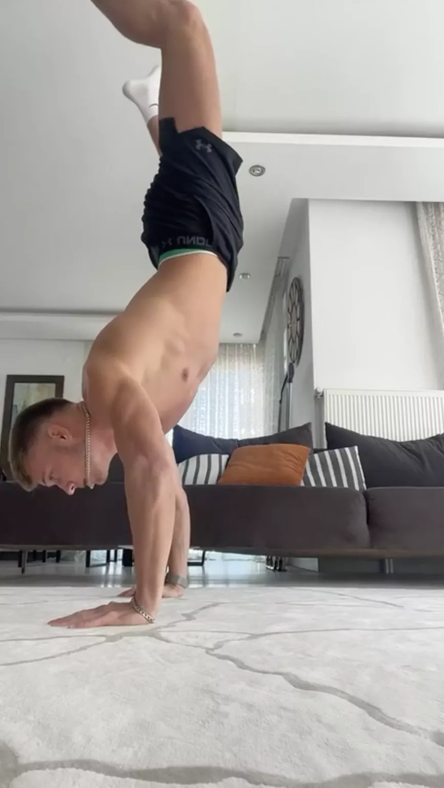 A sporty body is capable of a lot, right? A sporty body is capable of a lot, right?