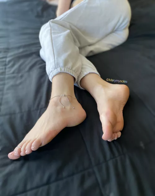 Follow my feet into the weekend