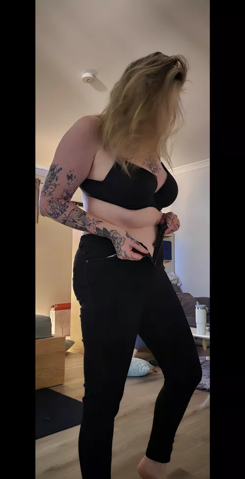 Getting ready for a job interview {f}