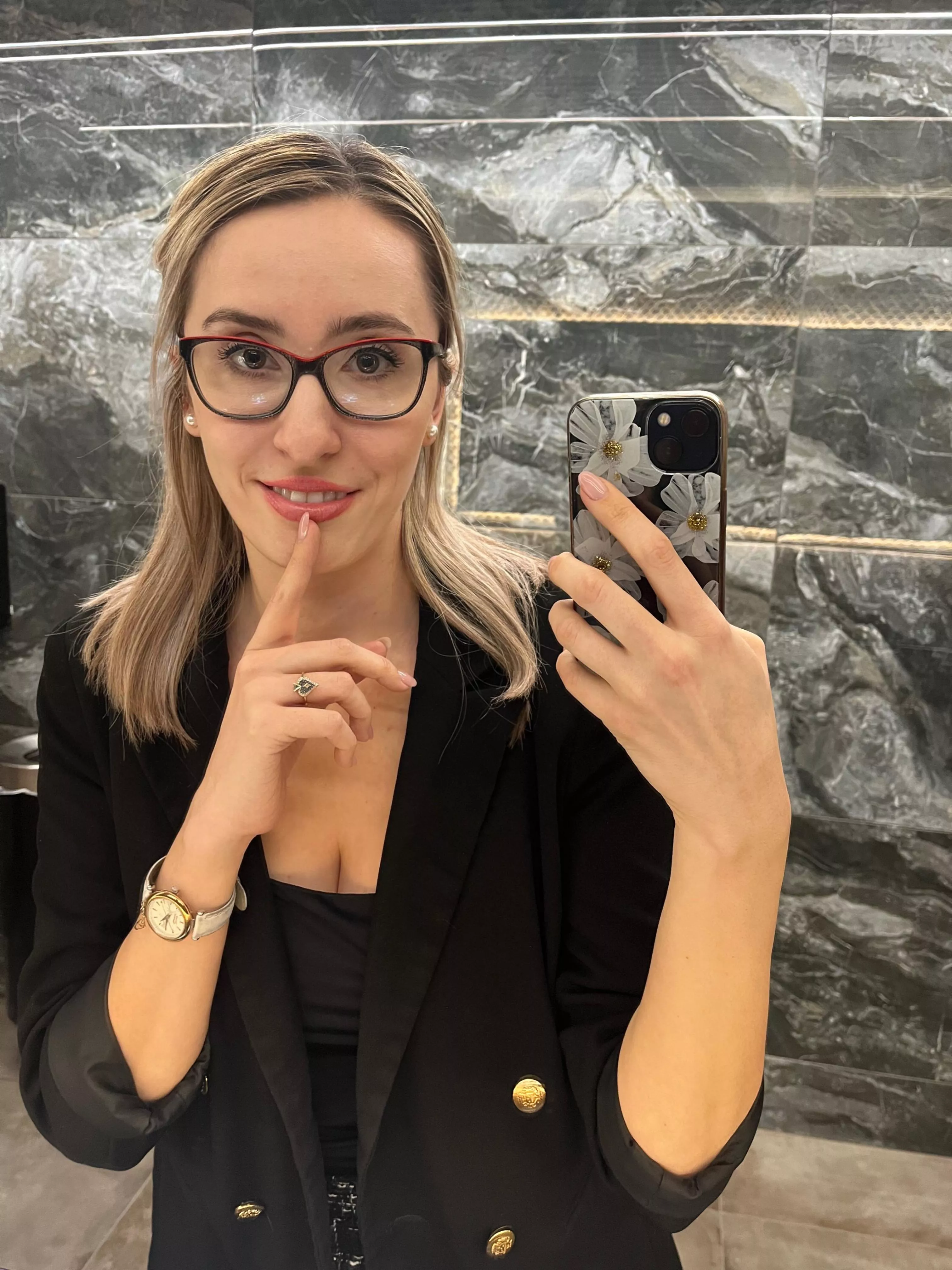 Happy Friday! Who else is working as well over the weekend? :))