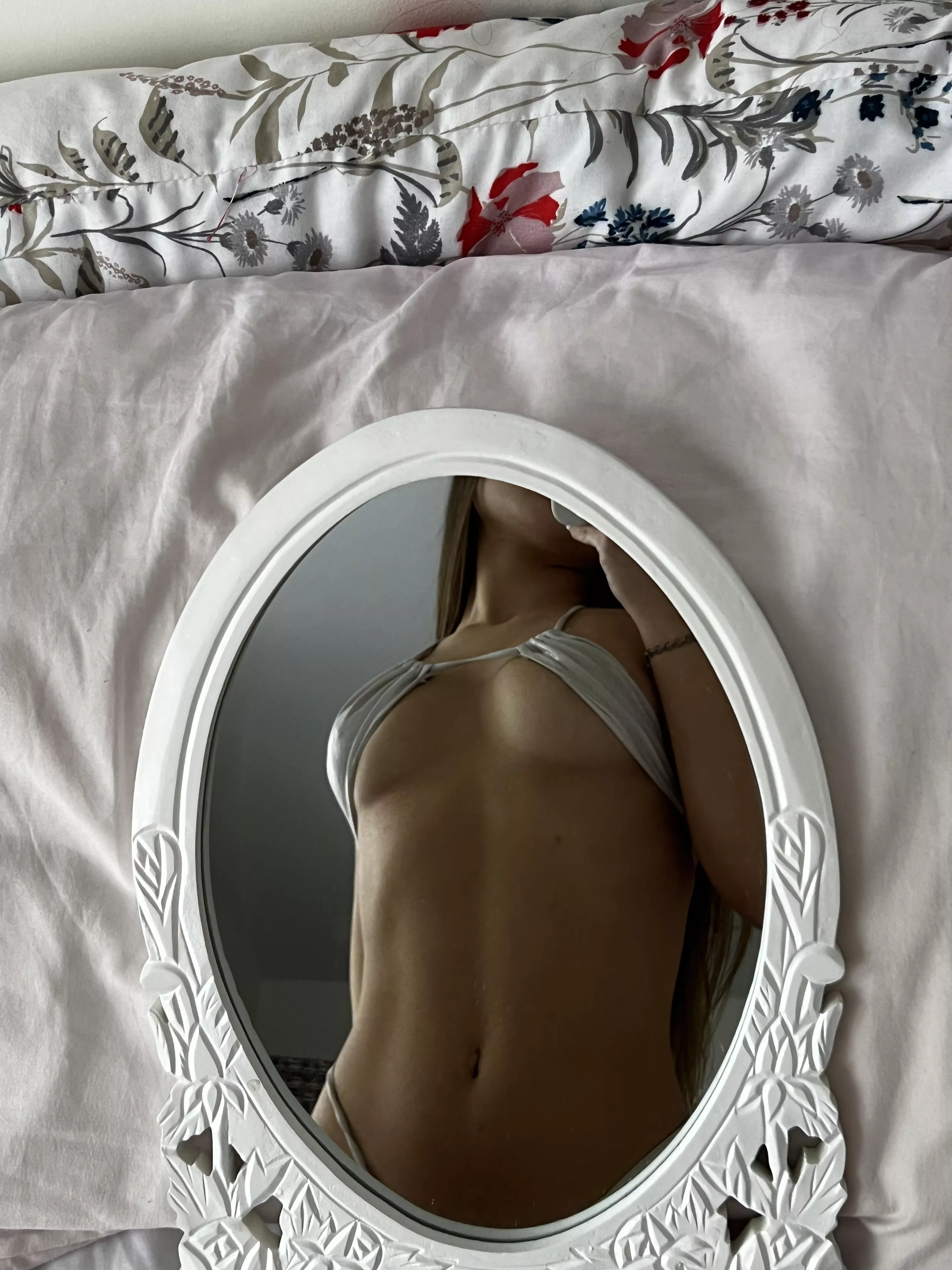 I hope I stand out with this kind of mirror selfie