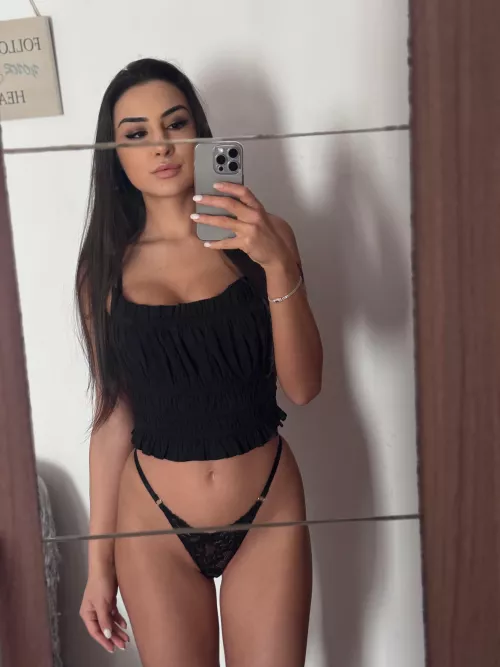 I love mirror selfies