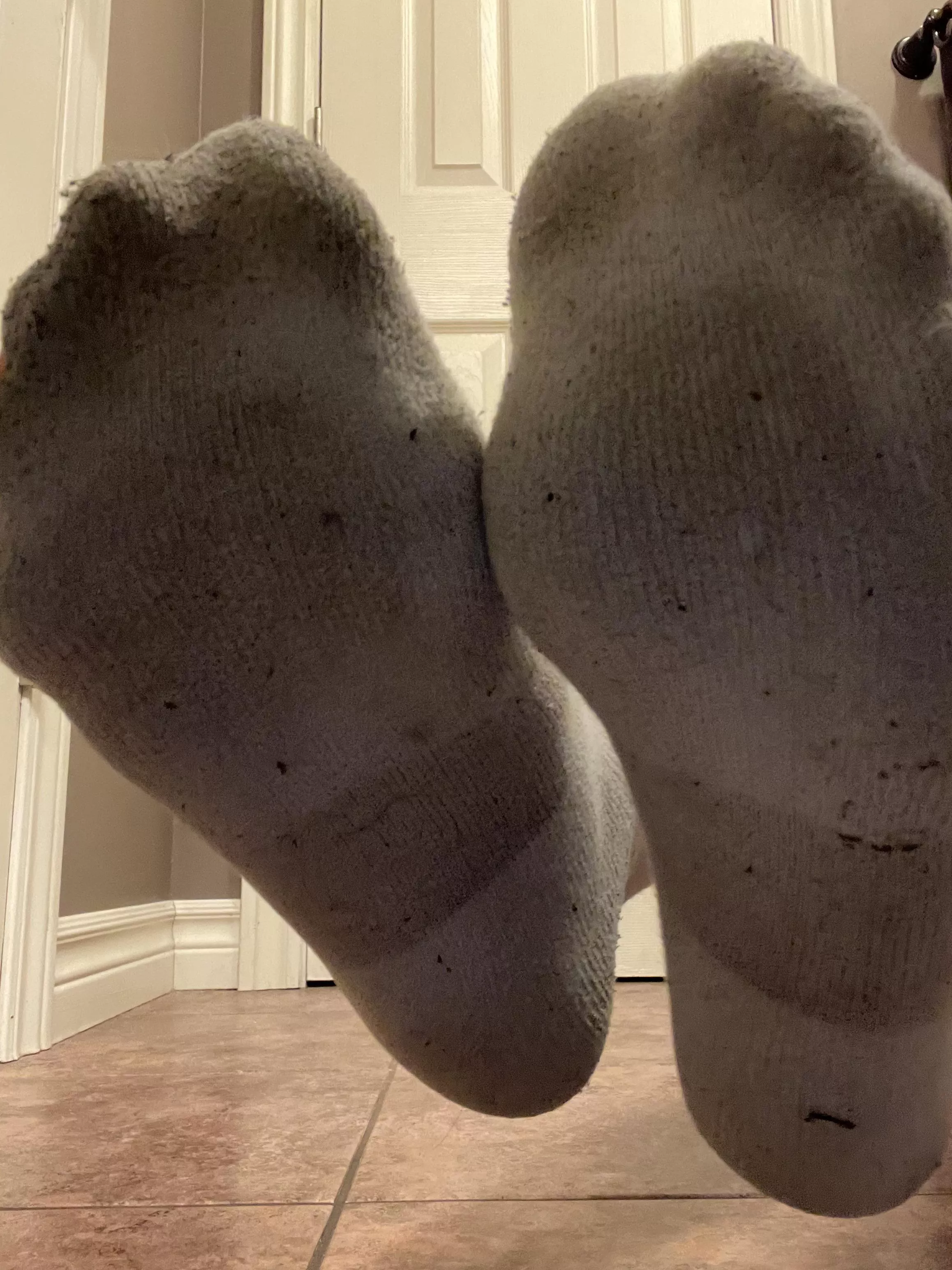 I need someone’s face to be my footrest and clean these dirty socks