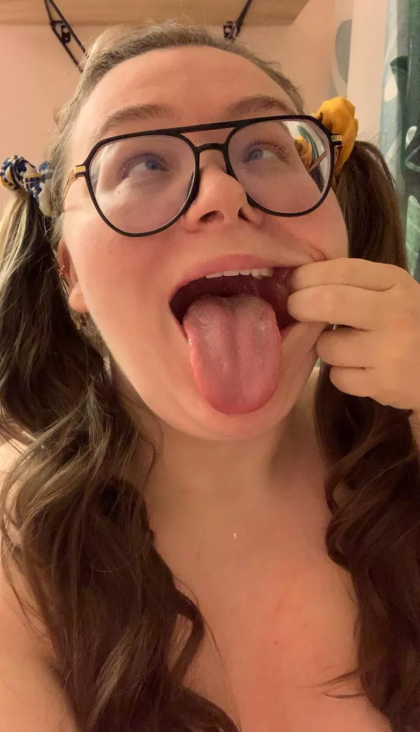 I open wide for you, Daddy 😍