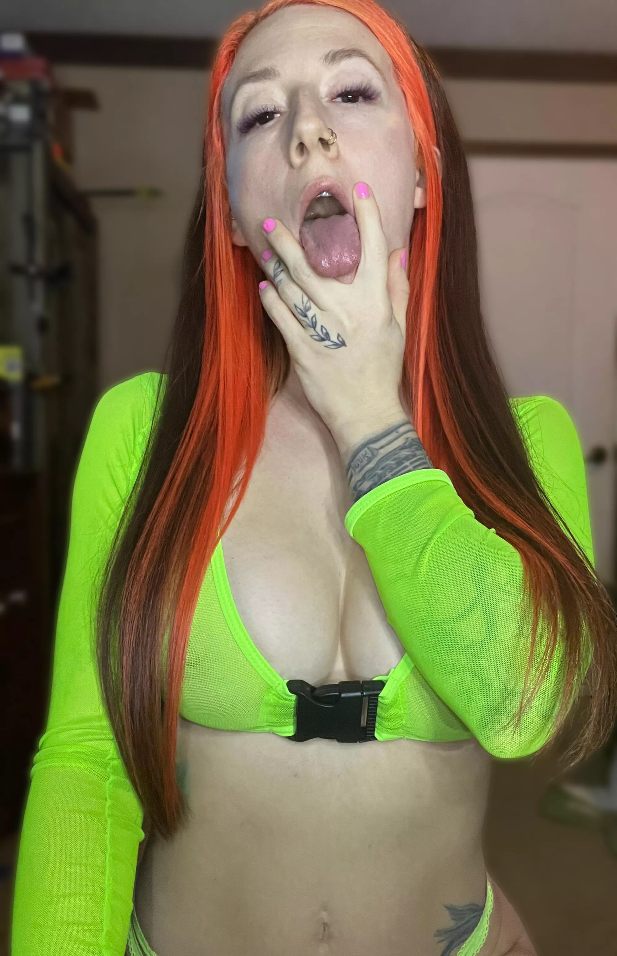 I want you to join me on my FREE OF account