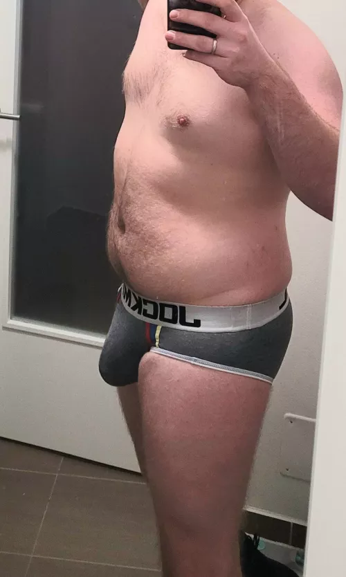 Male 20yo gained weight but still with bulge. What do you think? Wanna see what's underneath? I'm 100% soft now