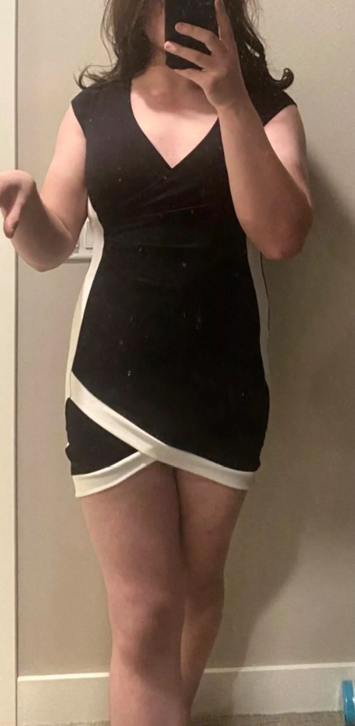 moms dress feels rly good 💖