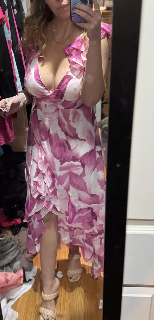 Moms like to look sexy at work events