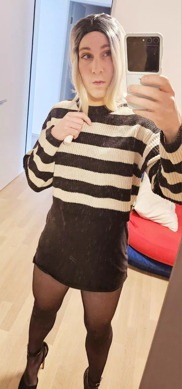 My coworkers always telling me im fem to tease me, if they only knew 🤭