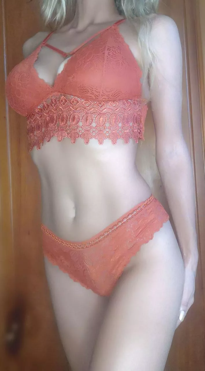 My little tummy is getting so tight! [img]