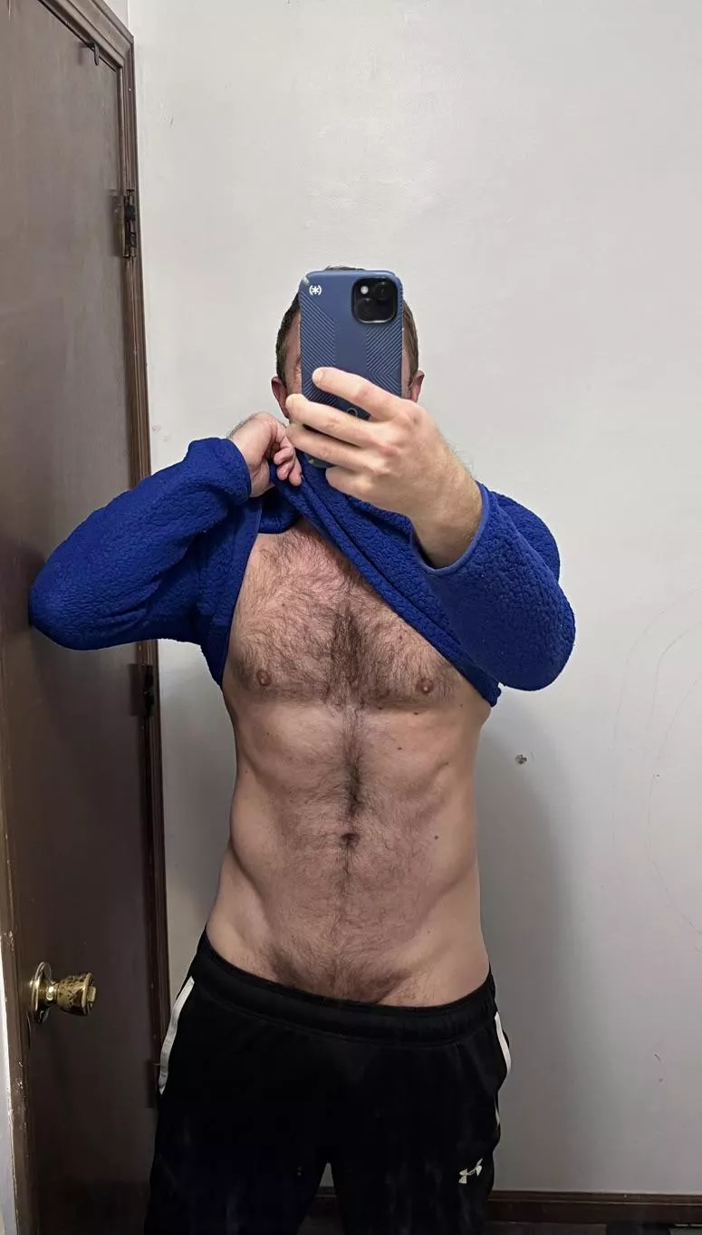 My posts are boringly consistent, so I added in a Patagonia quarterzip. [37]