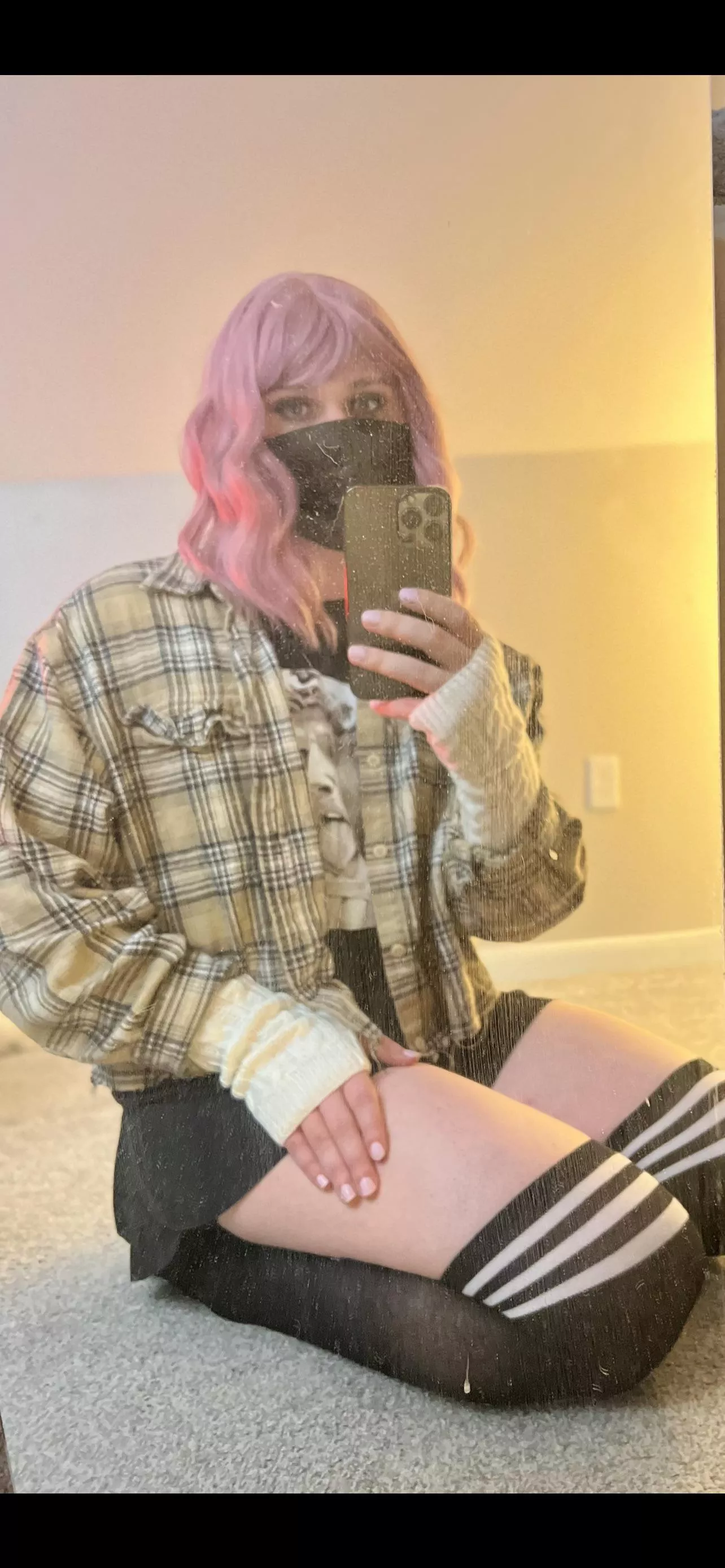 Outfit opinion?🖤