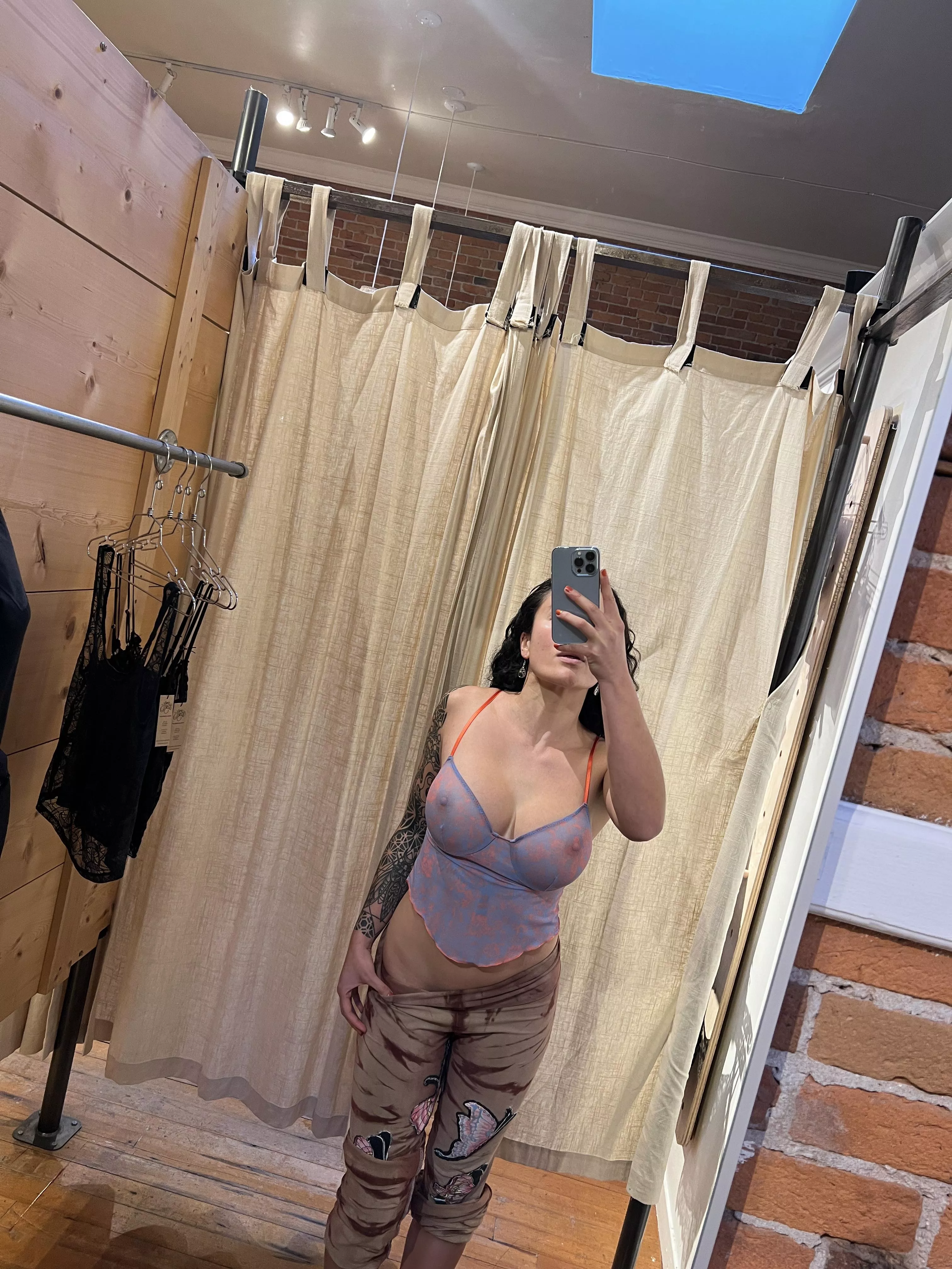 Play peekaboo with me? 💜🧡