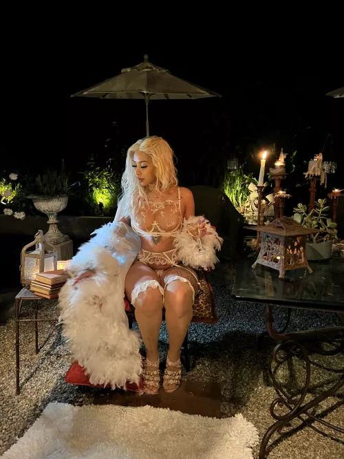 Tell me the size your cock with one emoji