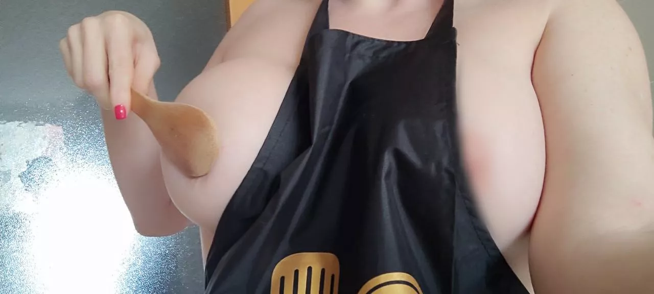 This milf is ready to cook you! Will you give him your cum in exchange?