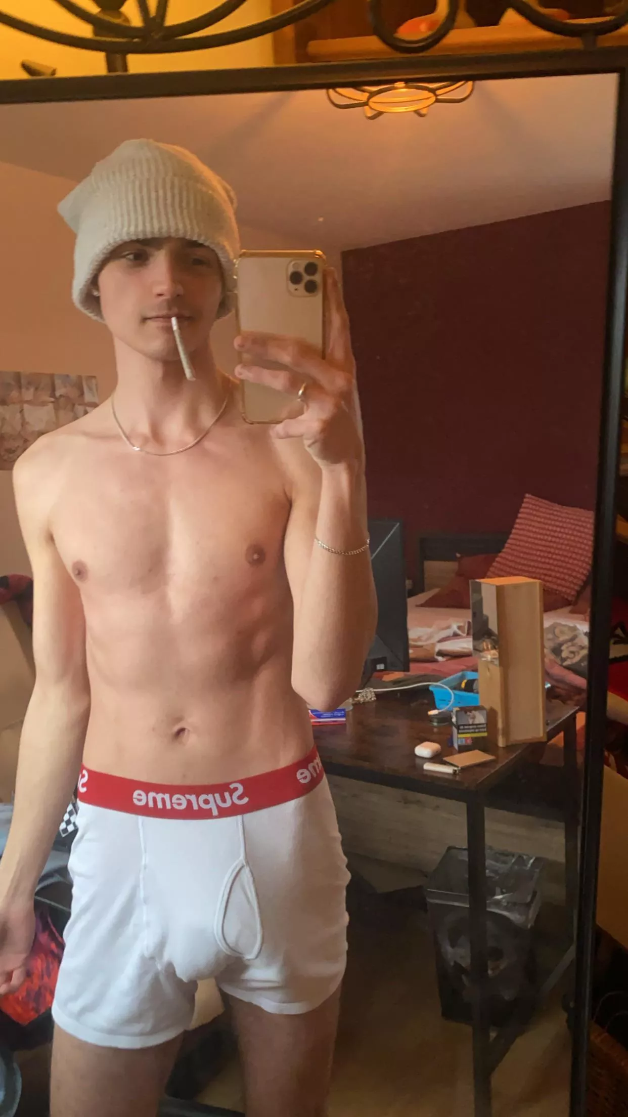 Wake n bake twink anyone?✨
