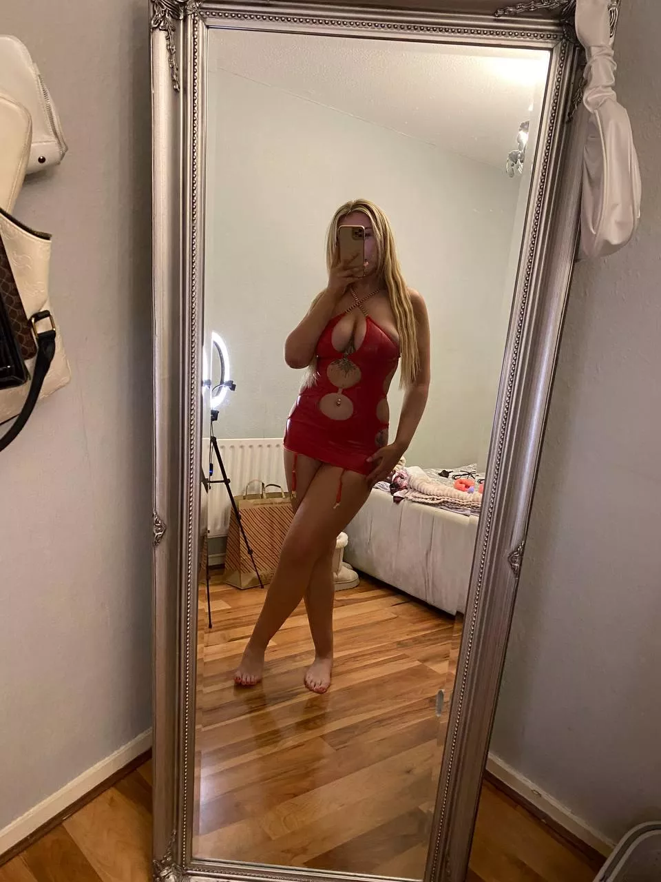 When i'm horny i get a little crazy and take kinky pictures