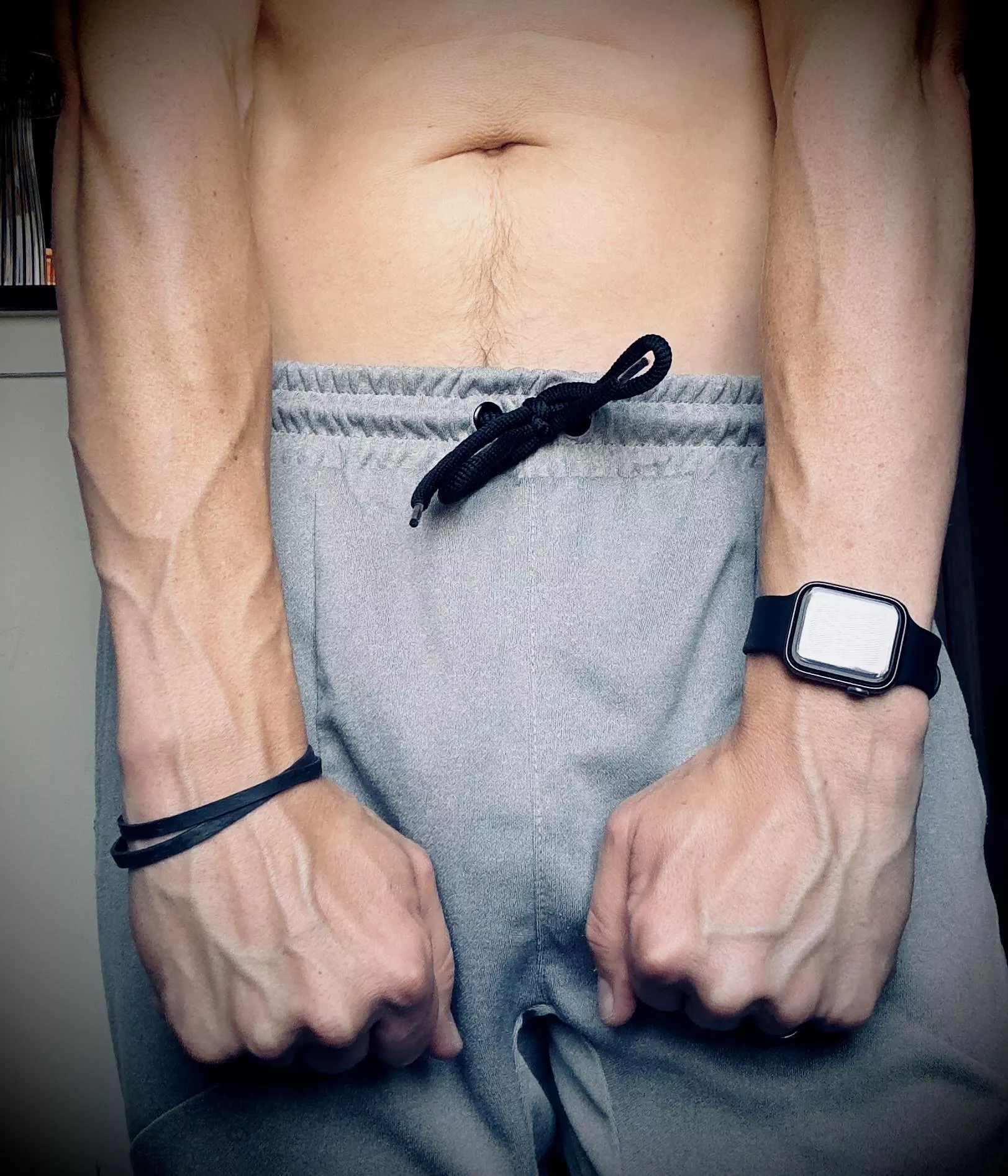 Who wants to feel my tight grip?