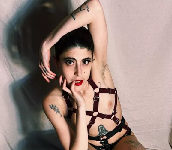 worship your Goddess sacred armpit and delicious scent