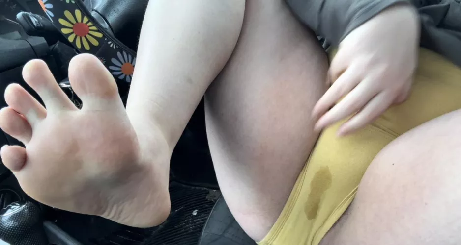 You’ll have to suck my toes before I let you in my wet panties 🥵😈