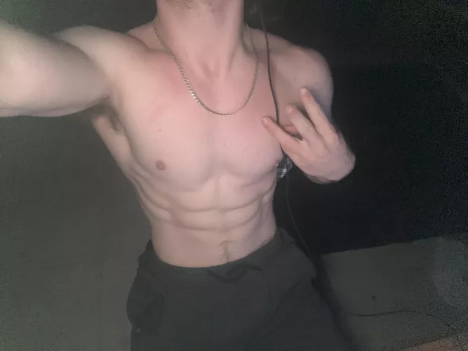[19M] feeling jacked and horny today