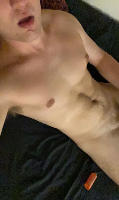 21 Str8 Curious Jock. Gf is gone. Masc bros hmu w FACE @ jhall_71