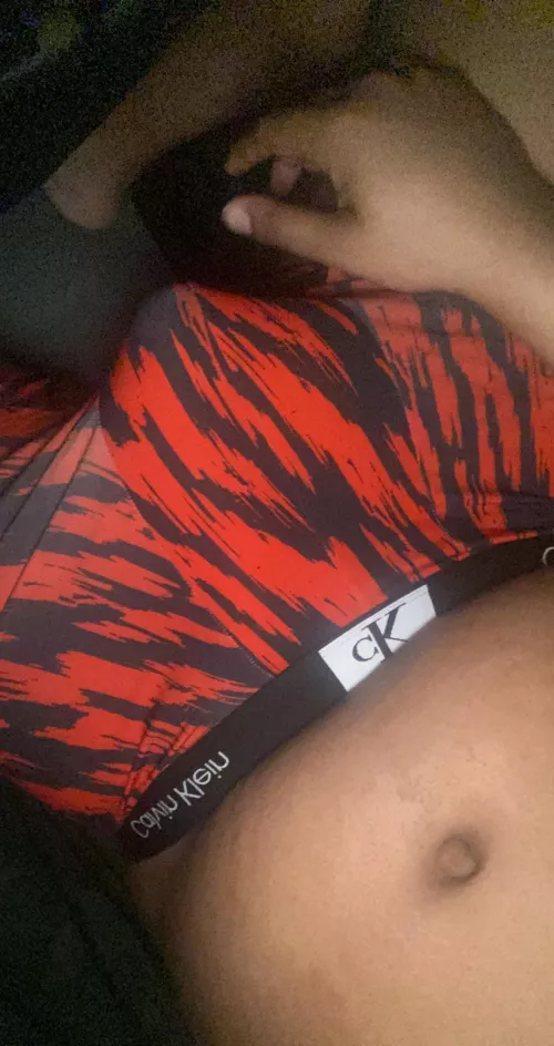 (25) Kinda going through shit & have a lot on my mind.. so if anyone wants to talk , chat, give advice cheer me up whatever. The door is open.