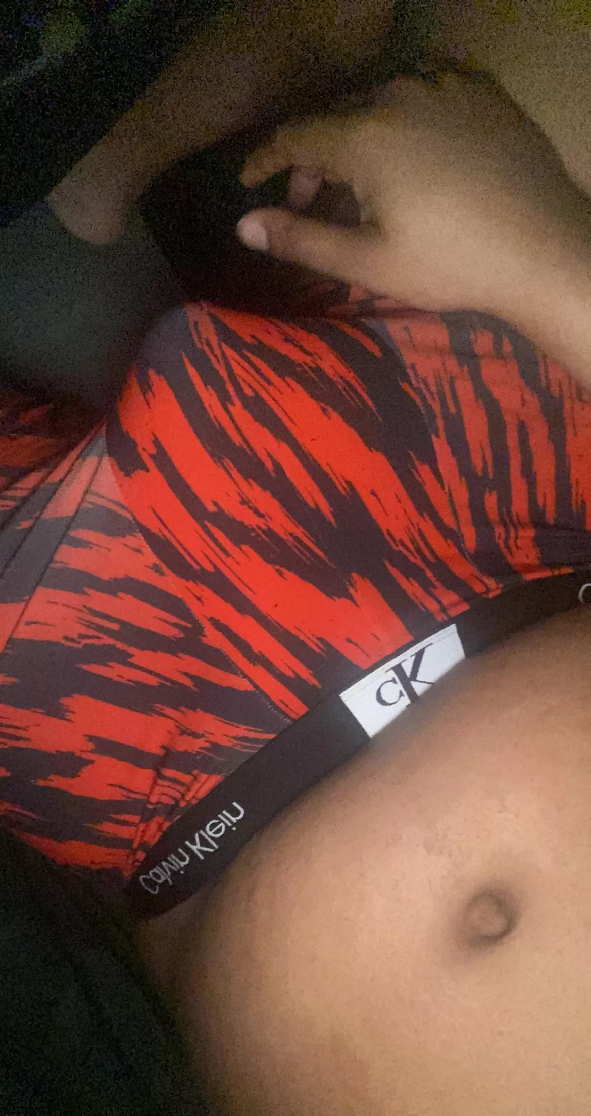 (25) Kinda going through shit & have a lot on my mind.. so if anyone wants to talk , chat, give advice cheer me up whatever. The door is open.