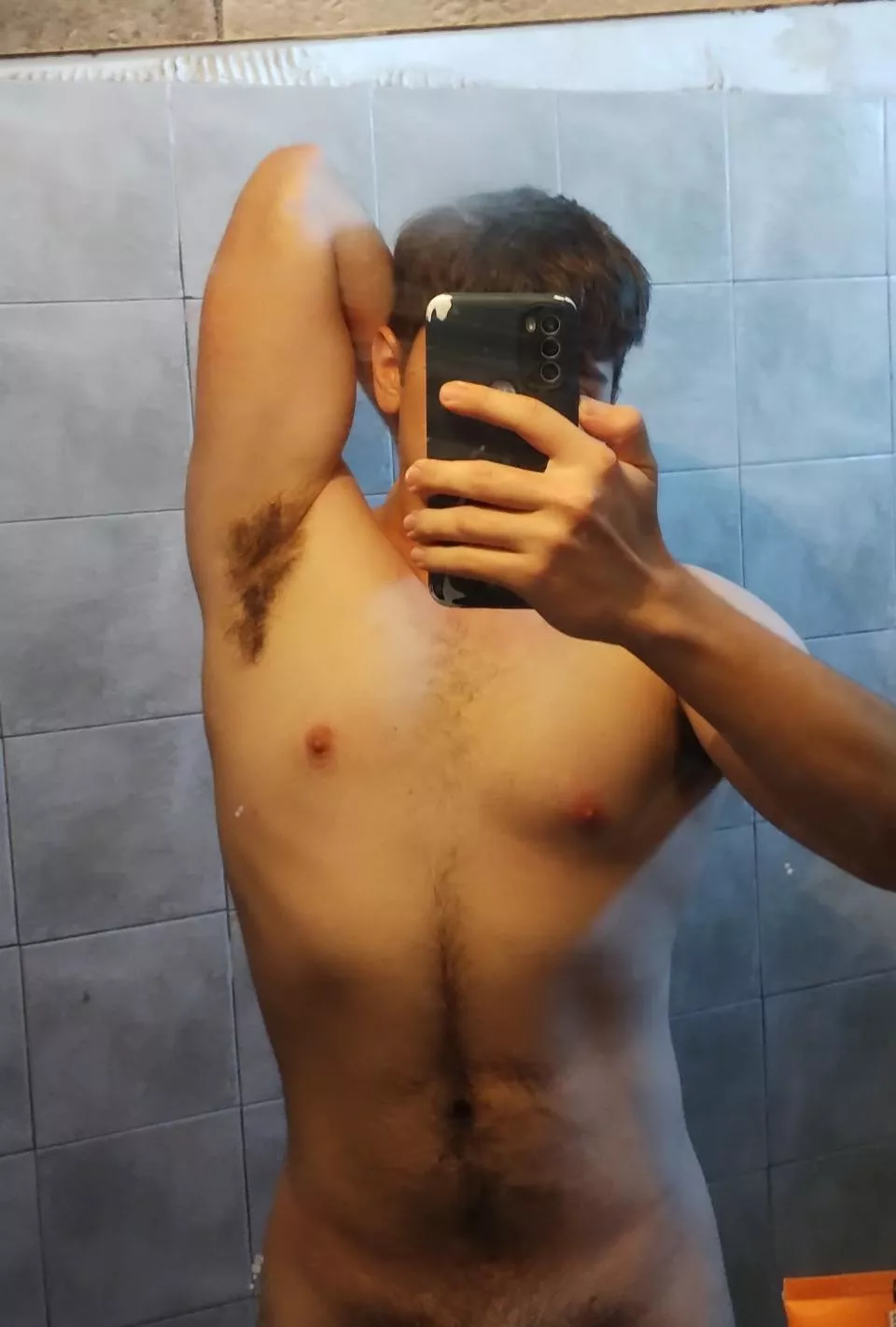 A bathroom pic to get started ;)