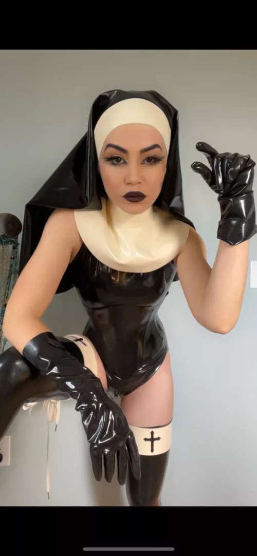 An immersive exploration into the world of kinks, led by a seasoned Pro Domme.