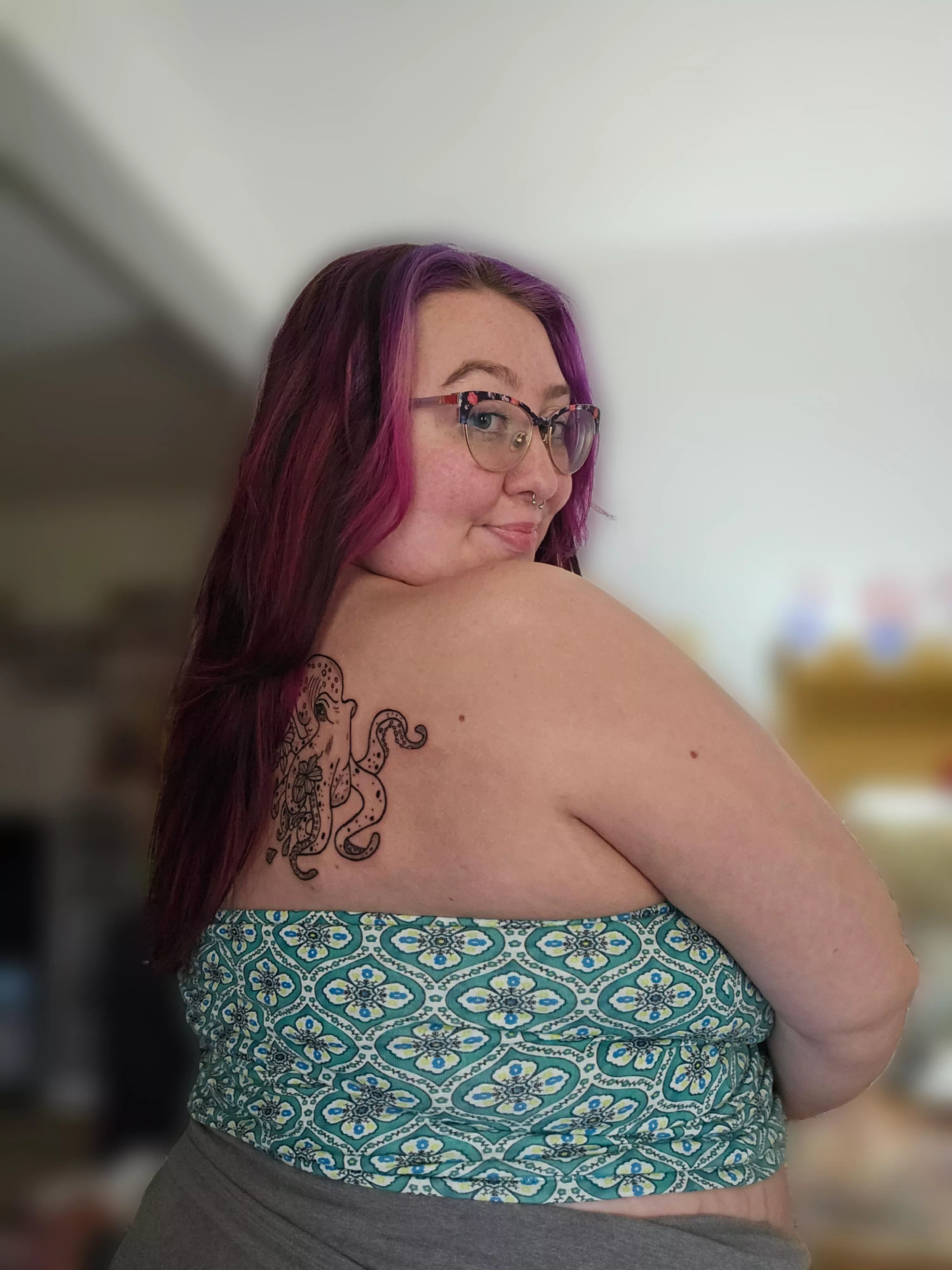 Any weekend plans? I'm loving this tattoo I got yesterday🐙🫶