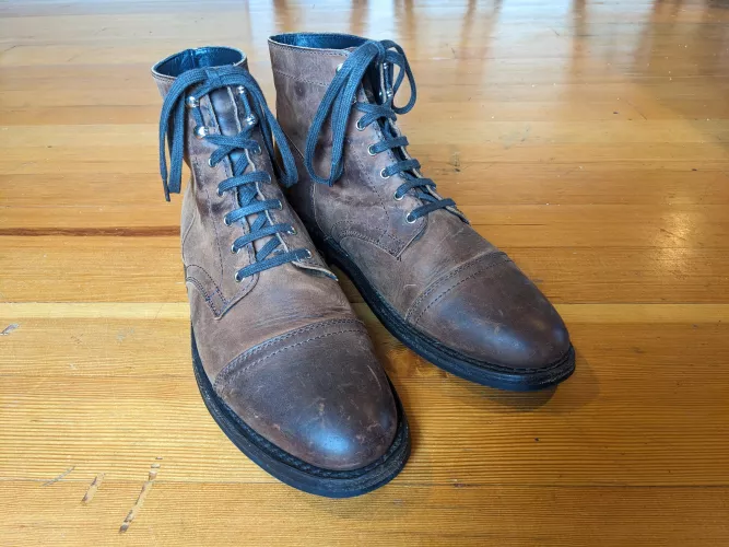 Anybody else like to try less conventional ways to lace up?