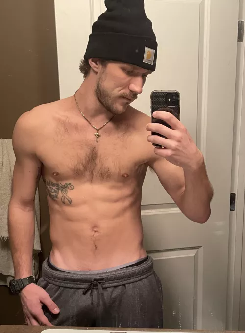 Back home from drinks, anyone down to chat? 👀