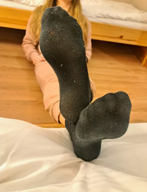Black socks soles [f]