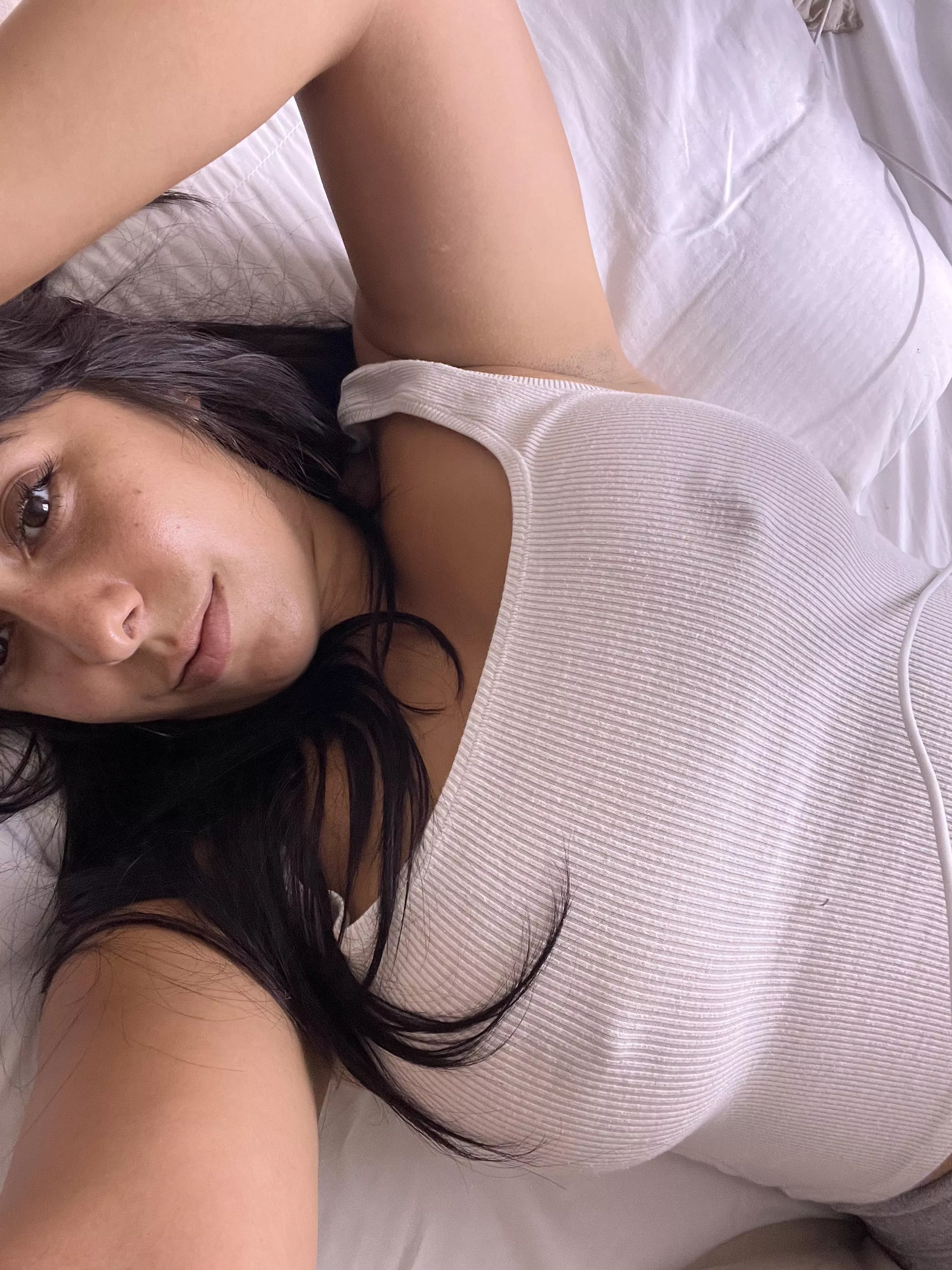 Chubby Latina with pokies